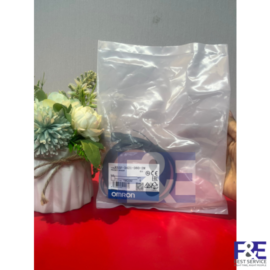 Dây cáp có giắc cắm XS5F-D421-D80-F-2m